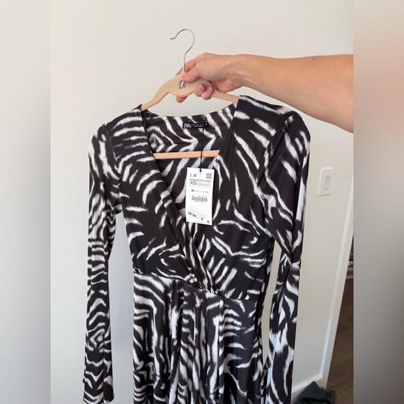 Zara Black and White animal print zebra Patterned Long Sleeve Dress XS - Picture 4 of 9